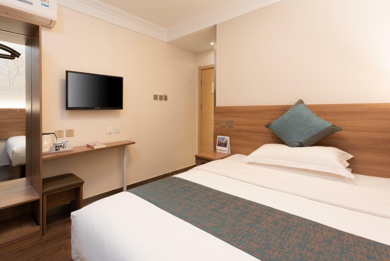 Zhong An Hotel Beijing Former Residence Of Journalist Edgar Snow -Free Laundry Service,Free Freshly Ground Coffee,Provide Tourism And Ticketing Service ,English Service ,Near Tian'Anmen Forbidden City,Wangfujing Walking Street Екстер'єр фото