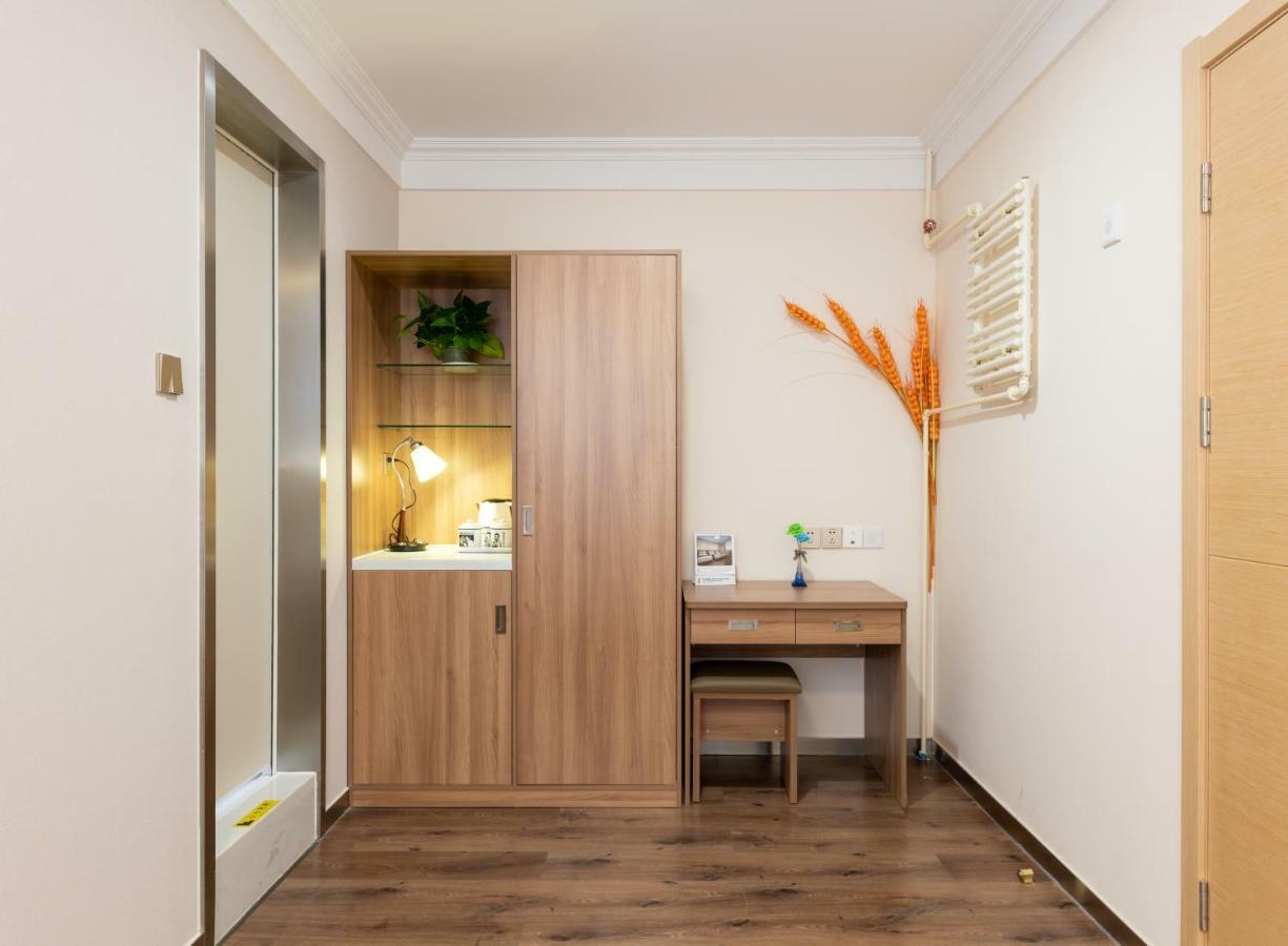 Zhong An Hotel Beijing Former Residence Of Journalist Edgar Snow -Free Laundry Service,Free Freshly Ground Coffee,Provide Tourism And Ticketing Service ,English Service ,Near Tian'Anmen Forbidden City,Wangfujing Walking Street Екстер'єр фото